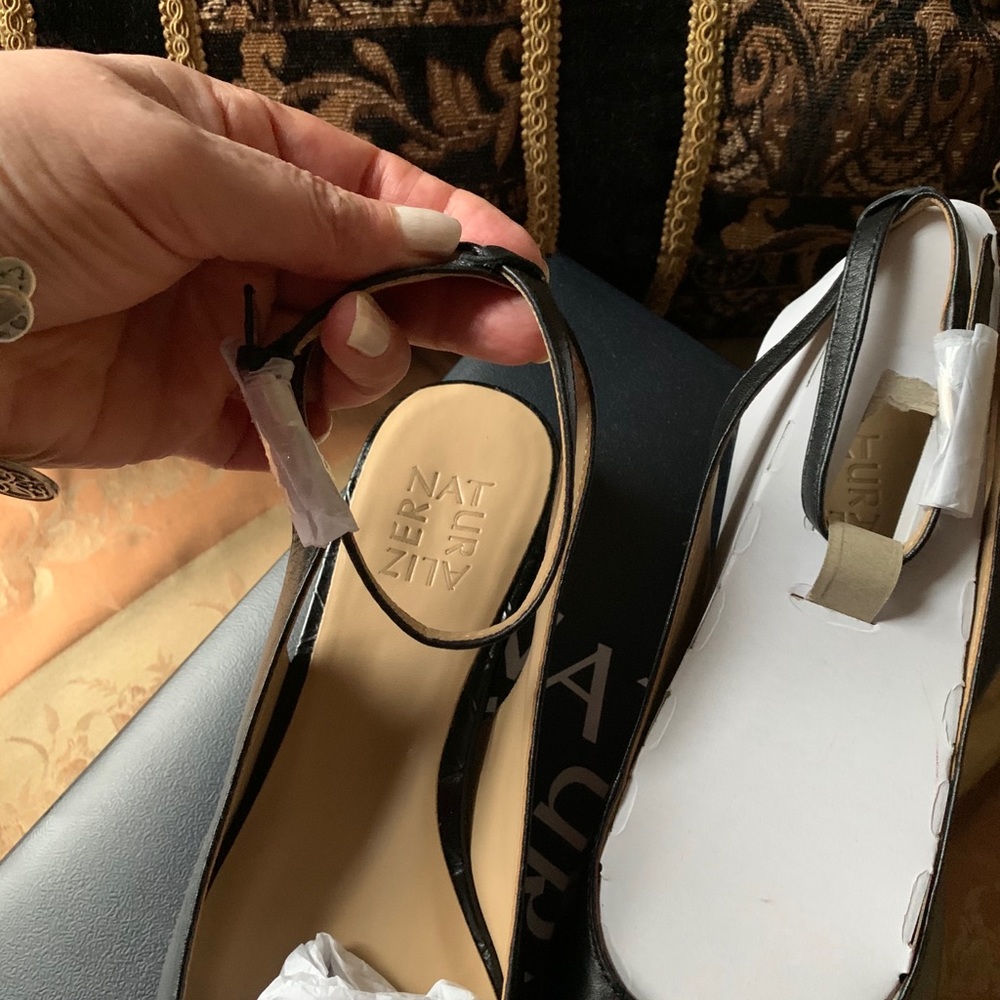 Shoes - Picture 5 of 7